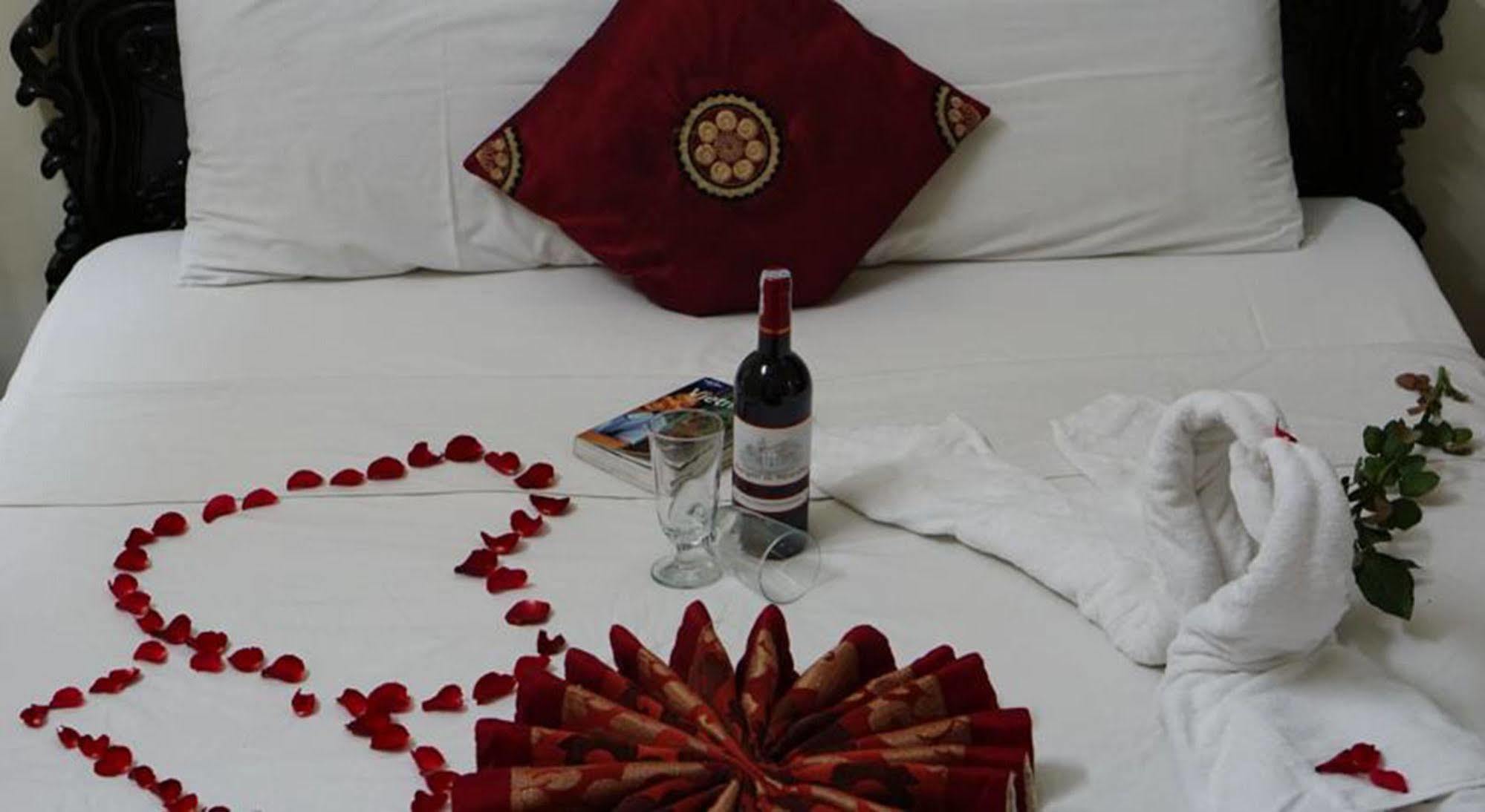 Hanoi Golden Moon Guest House & Travel Extérieur photo