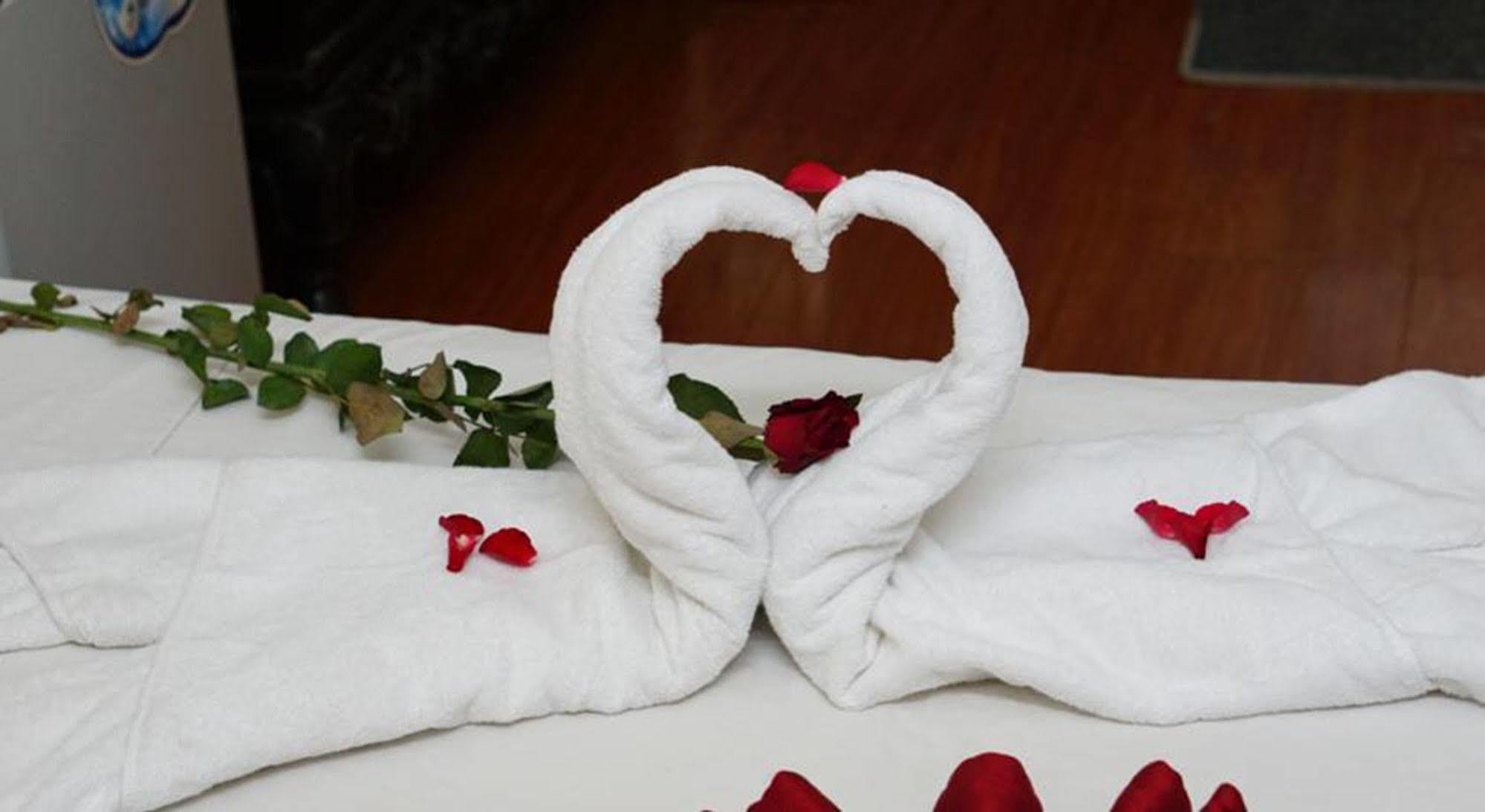 Hanoi Golden Moon Guest House & Travel Extérieur photo