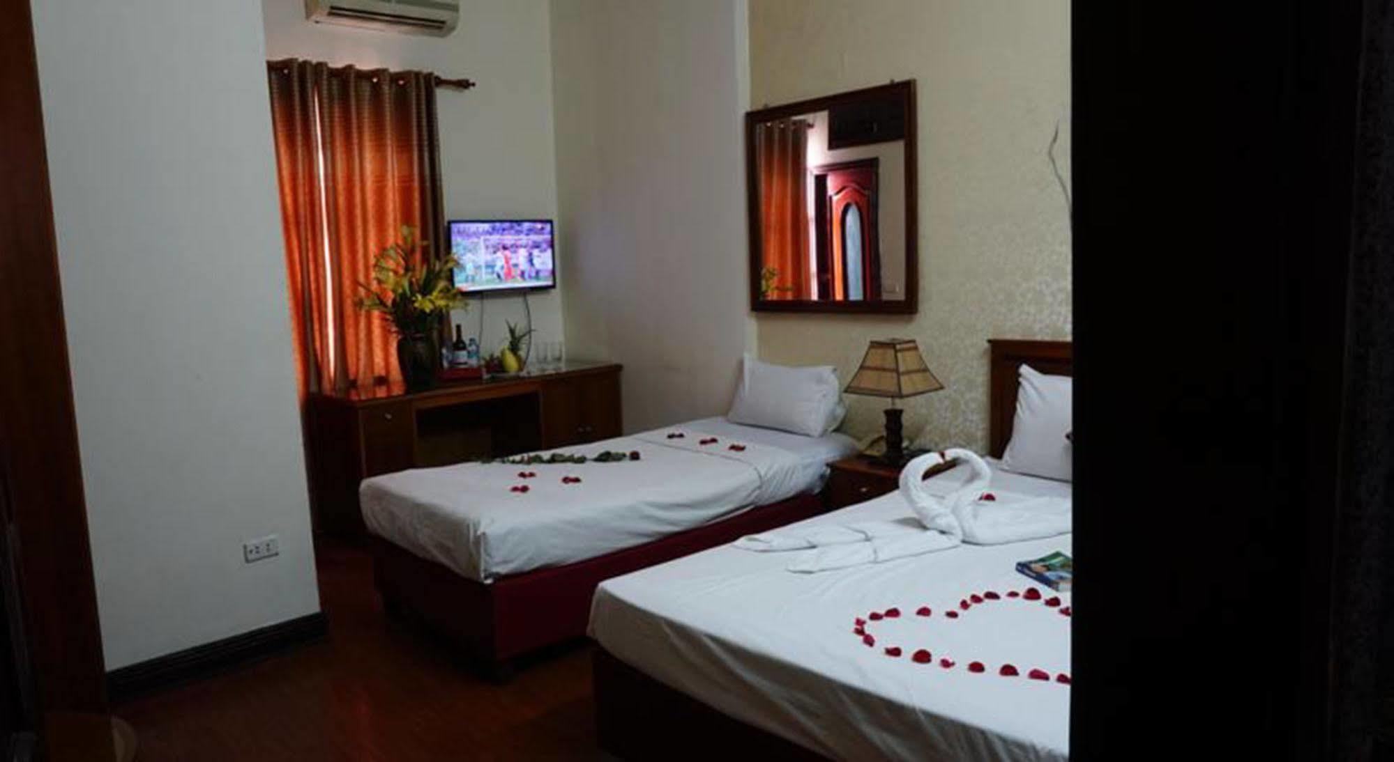 Hanoi Golden Moon Guest House & Travel Extérieur photo