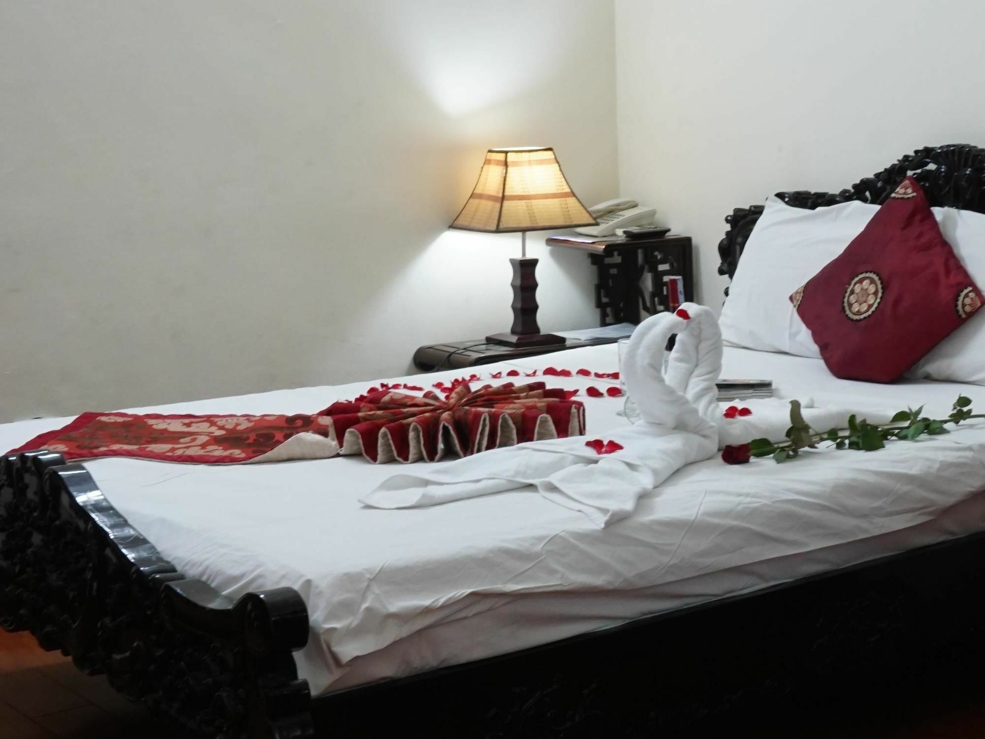 Hanoi Golden Moon Guest House & Travel Extérieur photo